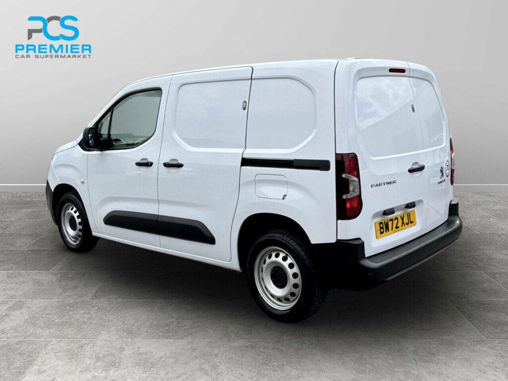Peugeot Partner Bluehdi 1000 Professional Premium BW72XJL White #2