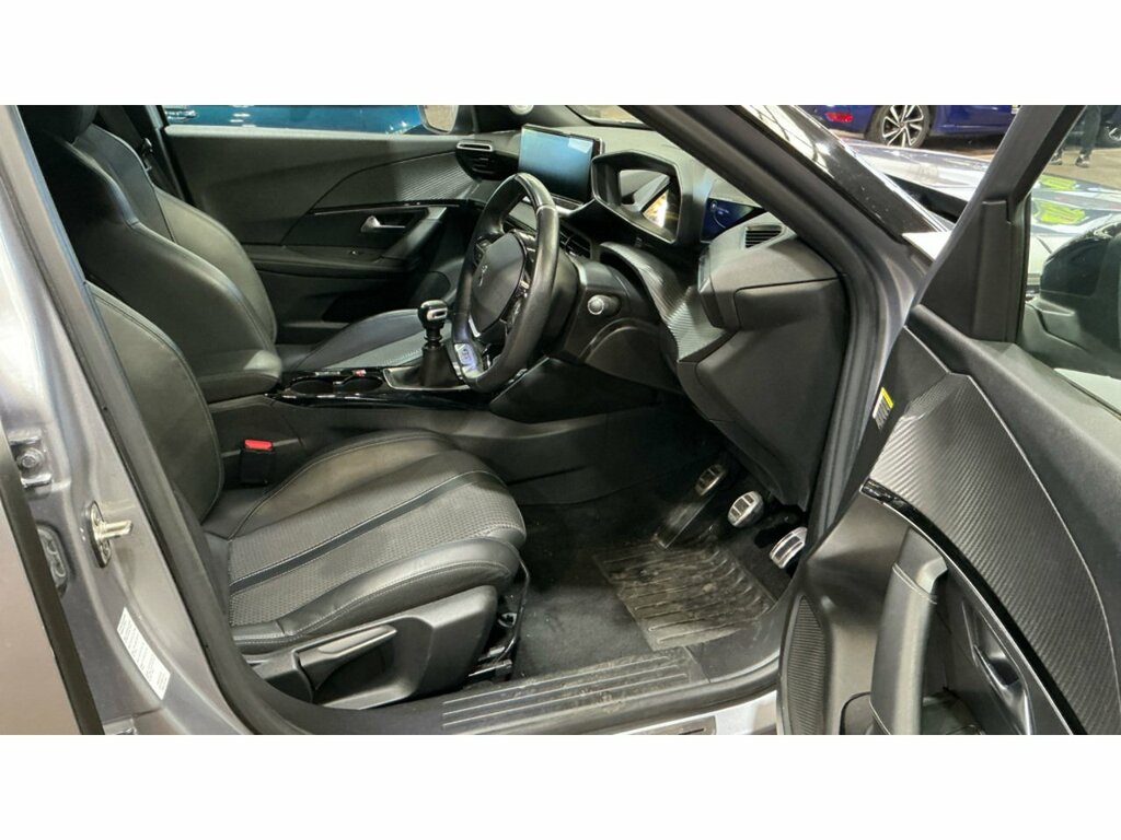 Peugeot 2008 Puretech Gt Line KS70AZZ Grey #3