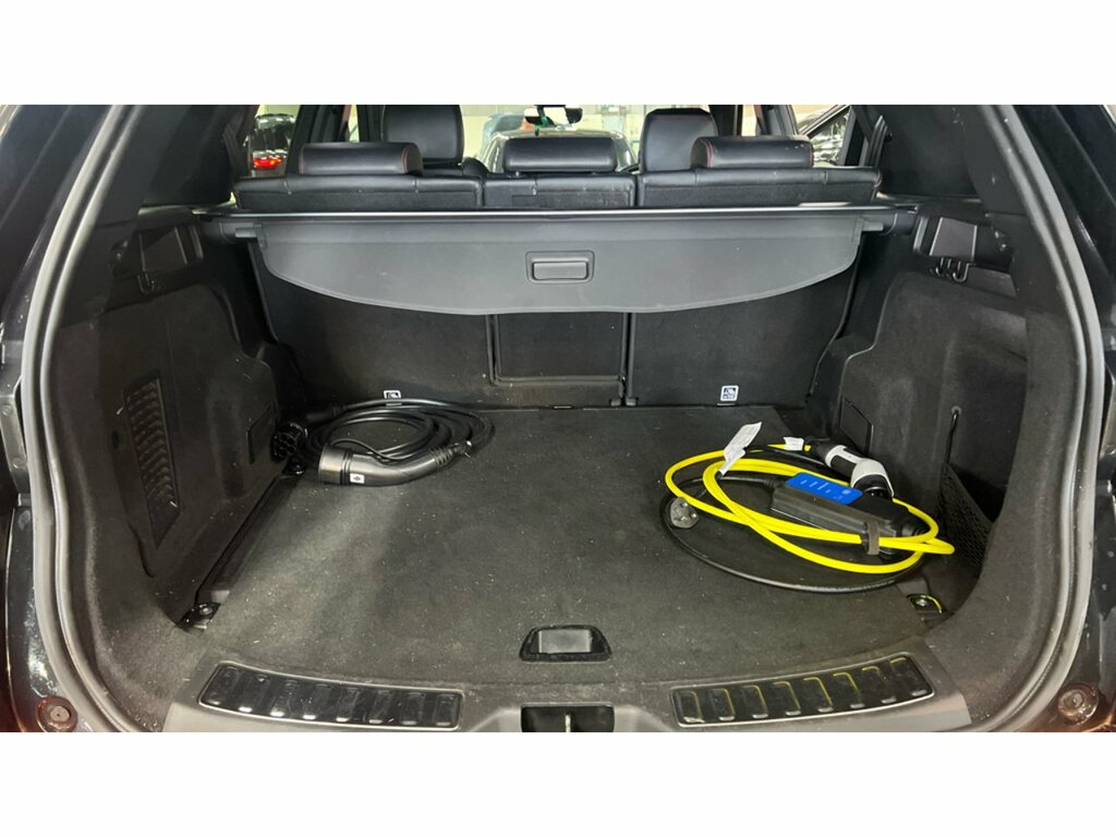 Land Rover Discovery Sport P300e R-dynamic Se FX71SKJ Black #5