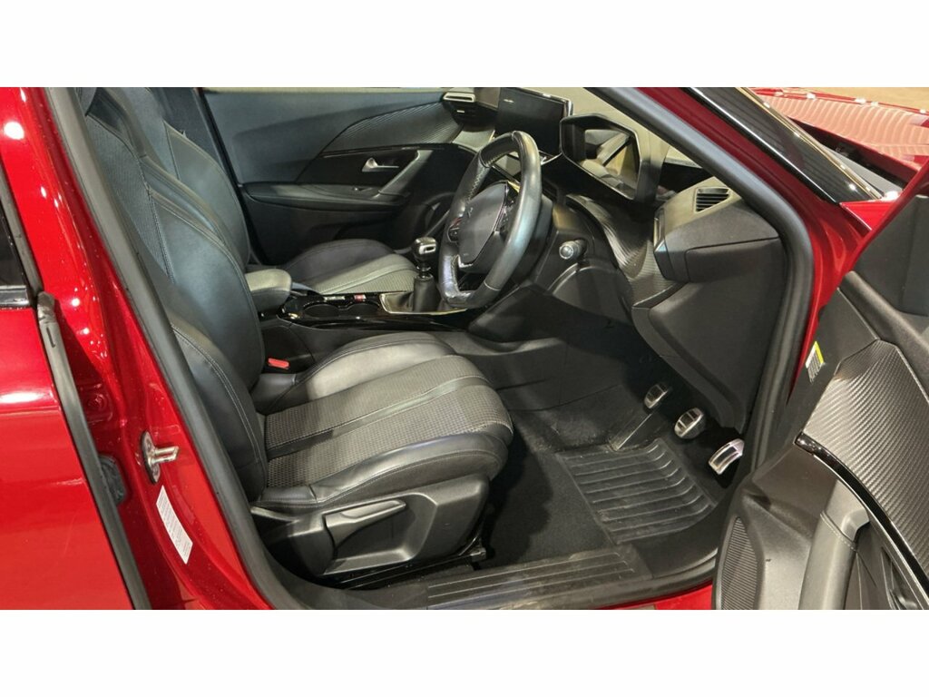 Peugeot 2008 Puretech Gt Line KV70ZTF Red #3