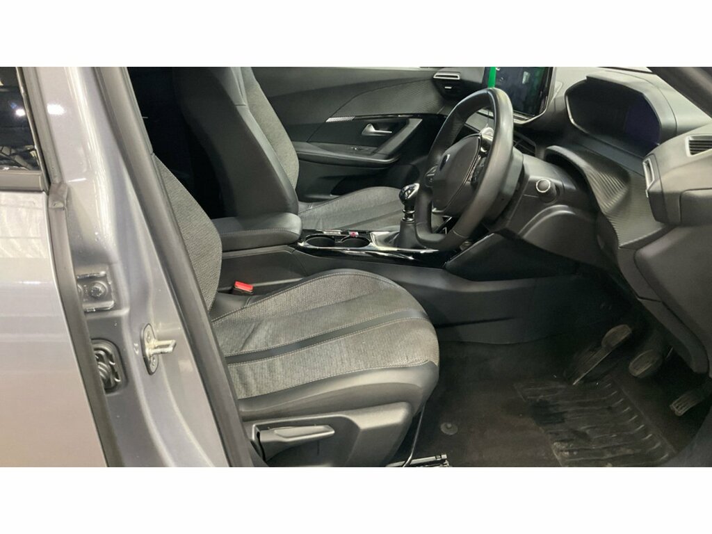 Peugeot 2008 Puretech Allure KR24JFU Grey #3