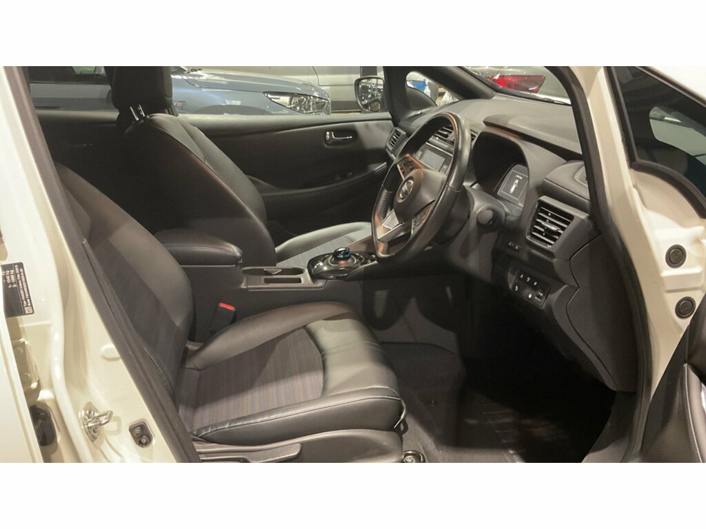 Nissan Leaf N-connecta DL20LUH White #3