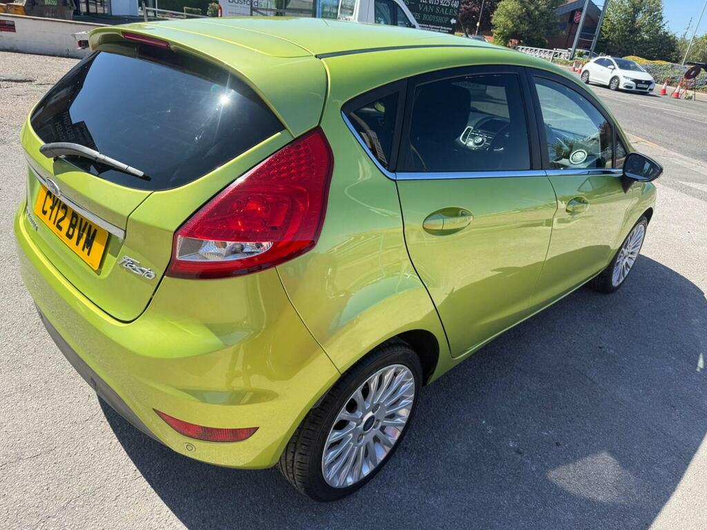 Ford Fiesta Hatchback 1.4 Titanium 201212 Green #4