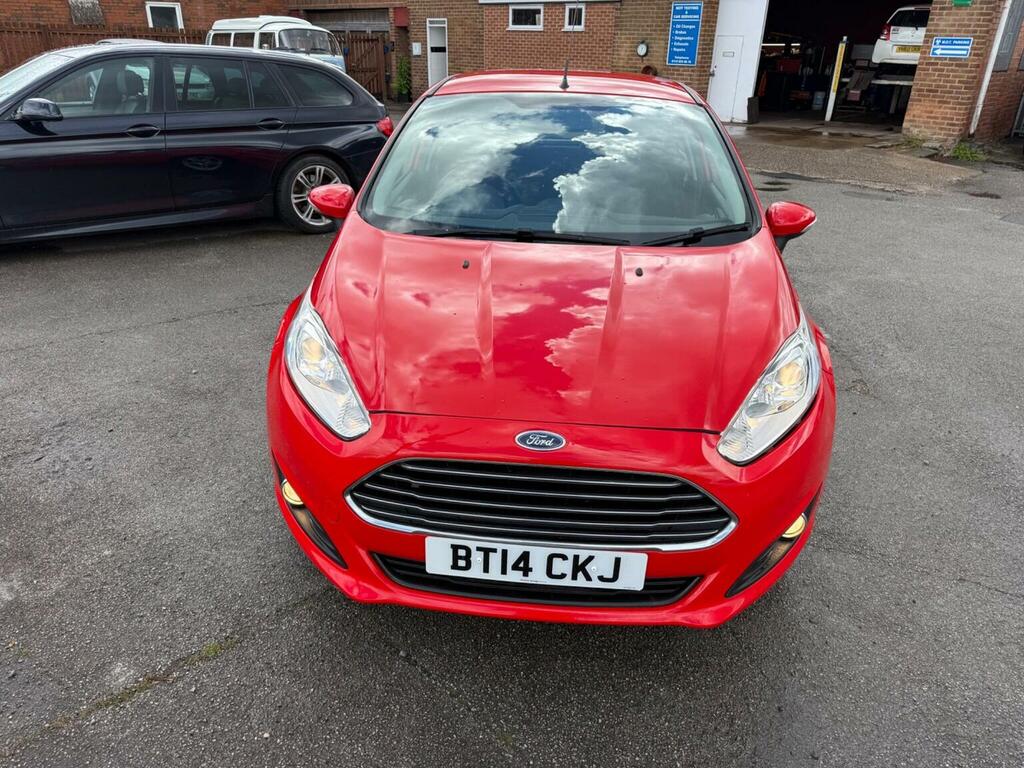 Ford Fiesta Hatchback 1.25 Zetec Euro 5 201414 BT14CKJ Red #2