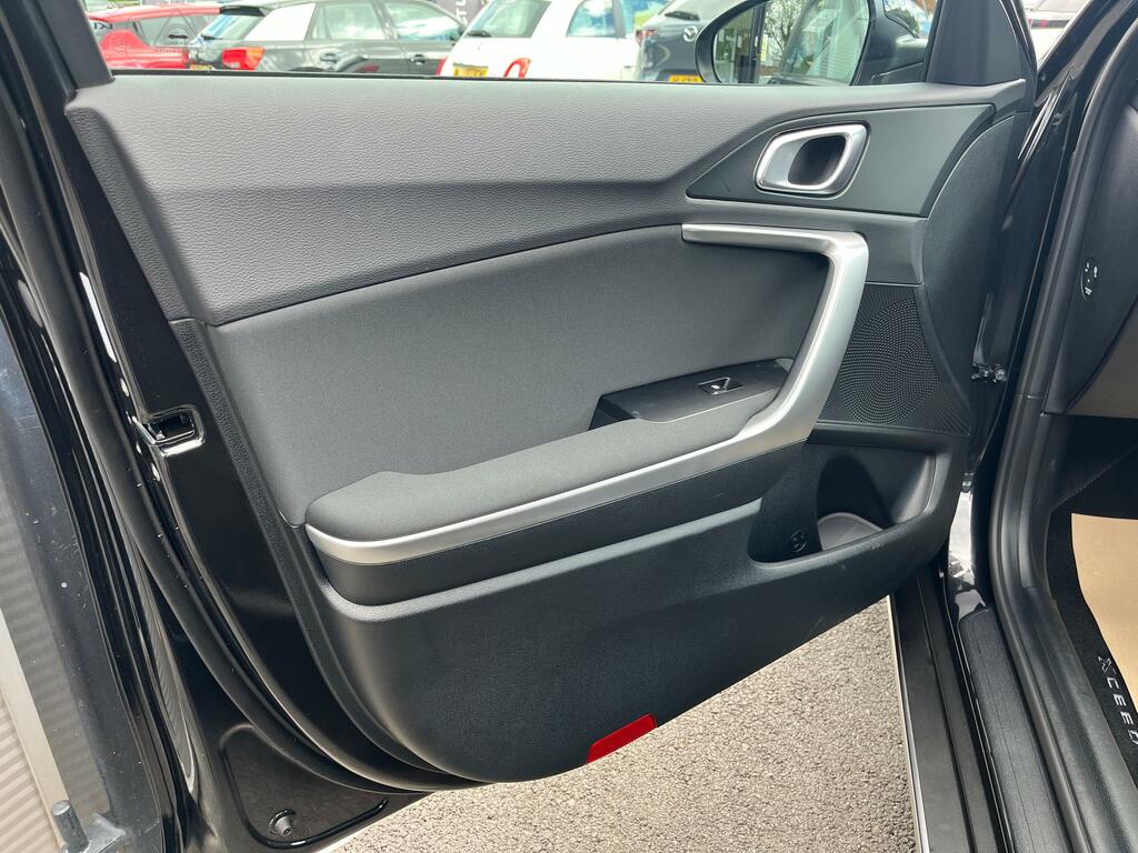 Kia Xceed 1.5 T-gdi Mt 2 MV75VPN Black #6