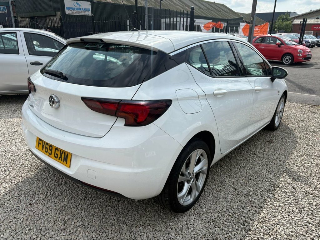 Vauxhall Astra 1.6L Sri FV69GXM White #6