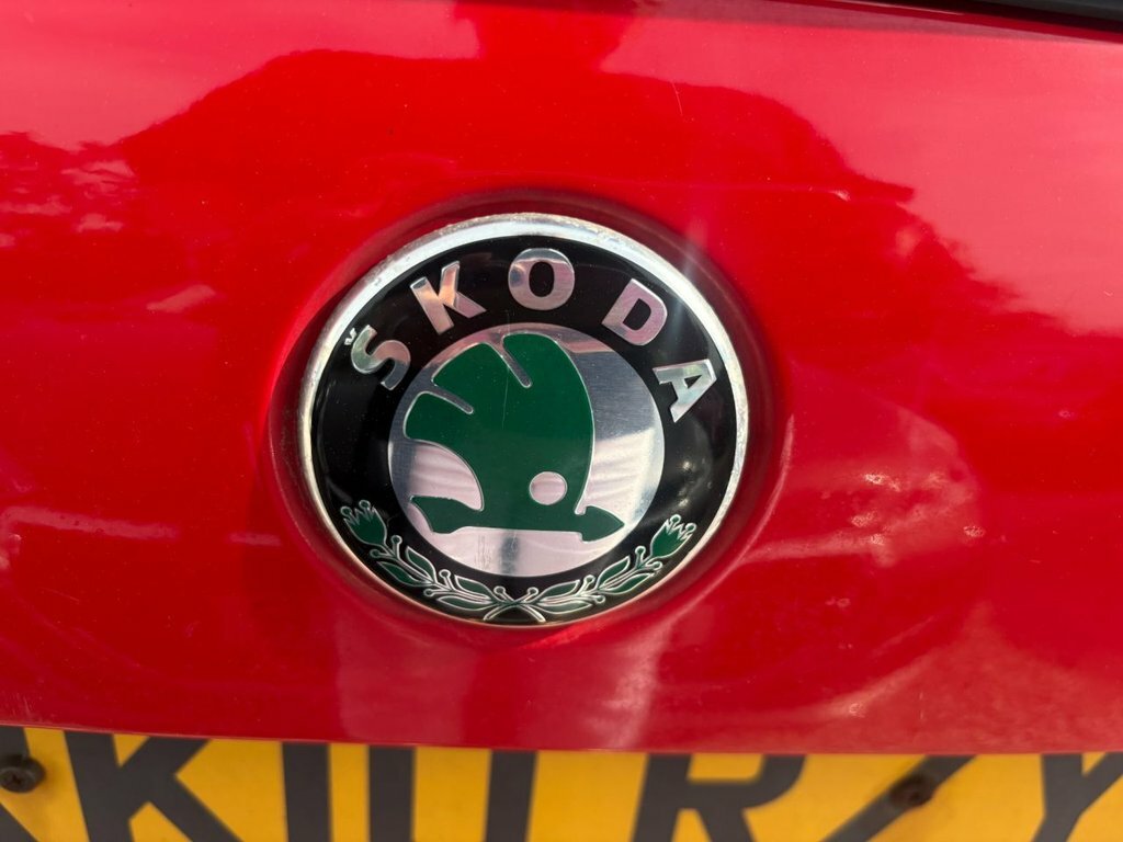 Skoda Octavia 1.6L Greenline Red #6