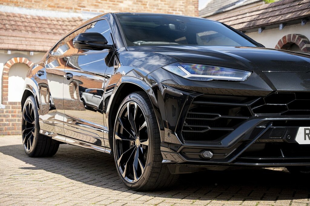 Lamborghini Urus V8  #6