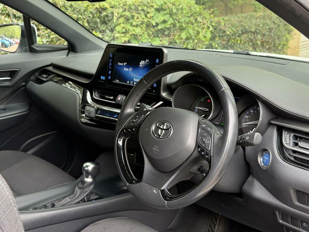 Toyota C-Hr Suv 1.8 Vvt-h Icon Cvt Euro 6 Ss 201919 FR19CXN White #3