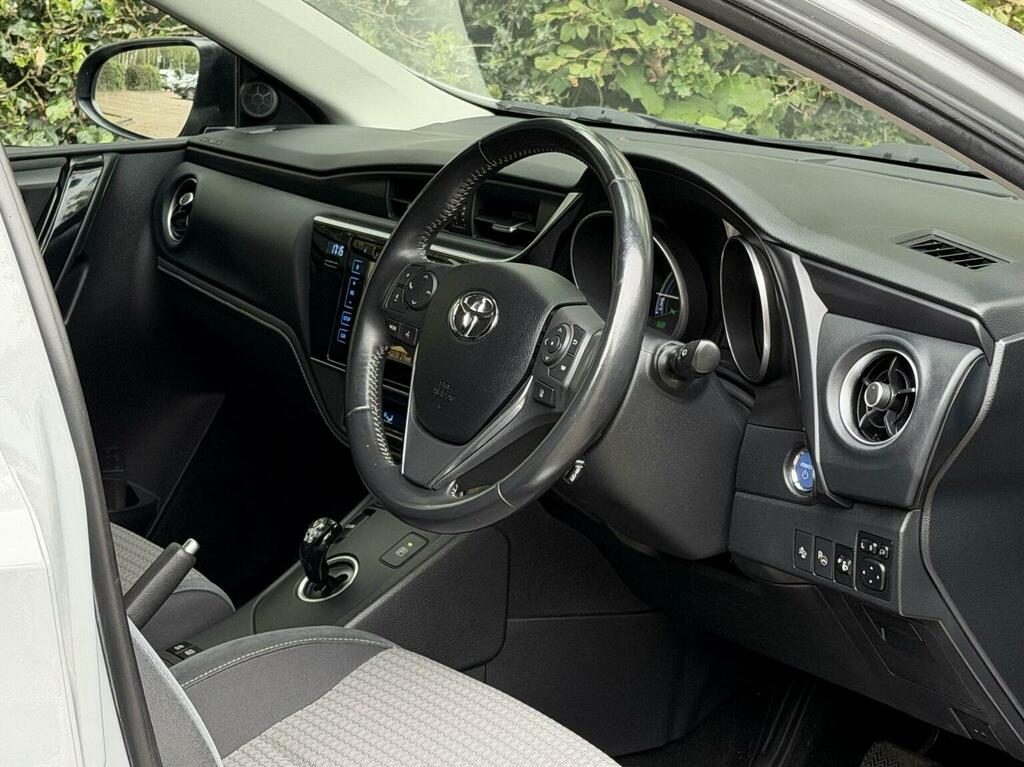 Toyota Auris Hatchback 1.8 Vvt-h Design Cvt Euro 6 Ss 2 Grey #3