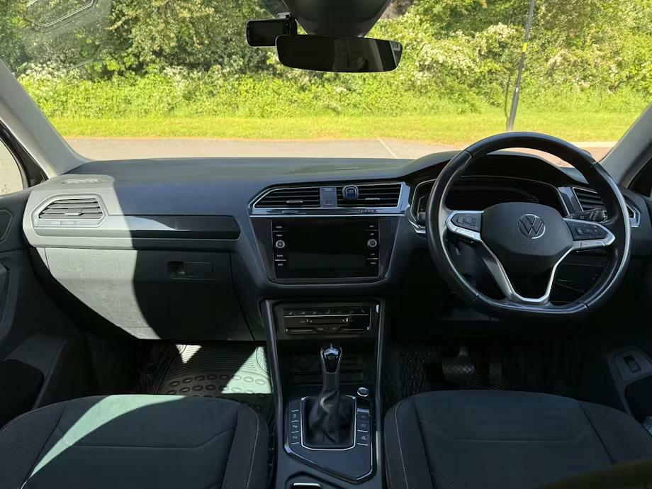 Volkswagen Tiguan Elegance  Grey #3
