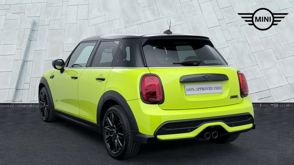 Mini Hatch 5-Door Hatch Cooper S Exclusive AVZ6362 Yellow #2