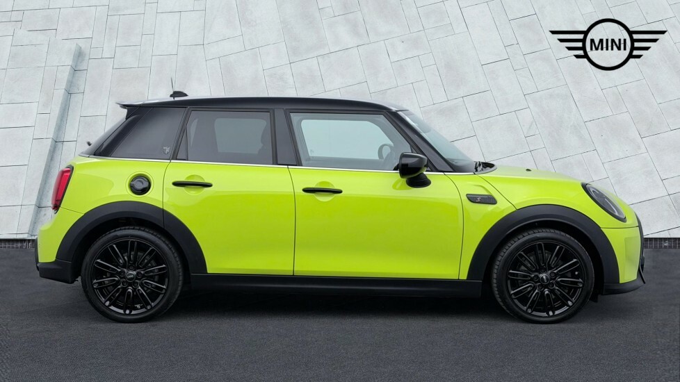 Mini Hatch 5-Door Hatch Cooper S Exclusive AVZ6362 Yellow #3