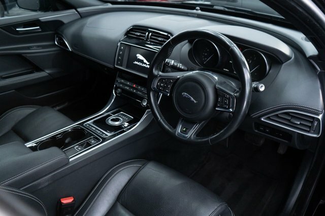 Jaguar XE 2.0D R-sport Saloon Euro 6 Ss SH19FTO Black #6
