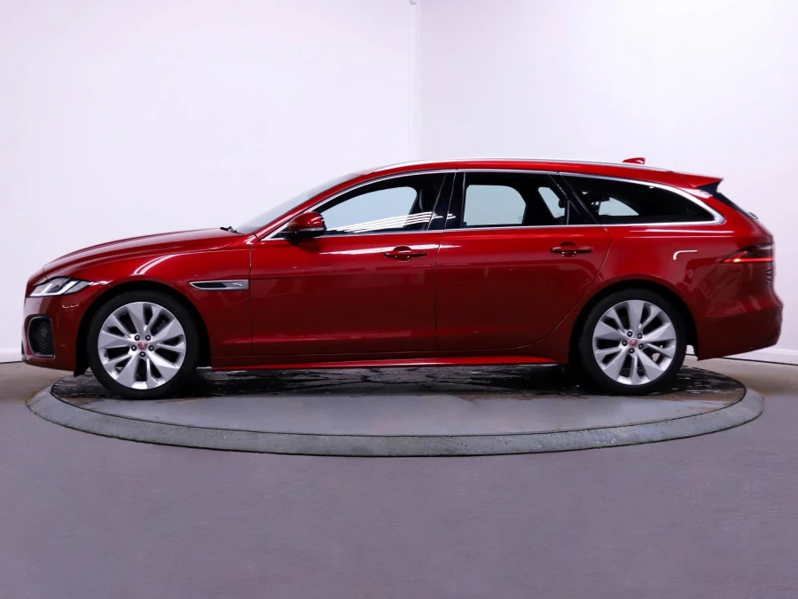 Jaguar XF 2.0 P250i R-dynamic Se Sportbrake Red #4