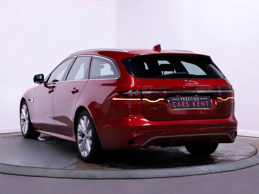 Jaguar XF 2.0 P250i R-dynamic Se Sportbrake Red #3