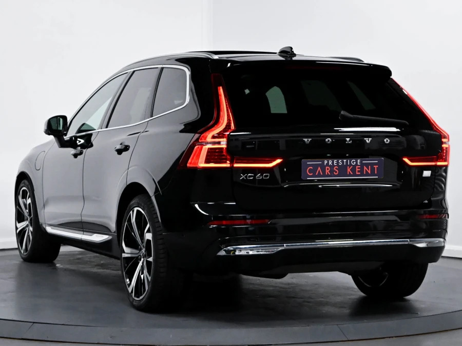 Volvo XC60 Ultimate Bright T8 Awd 455 Hp RJ24TVP Black #3