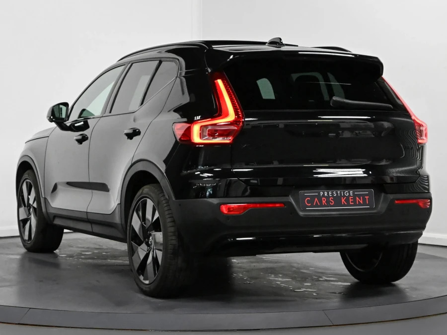 Volvo XC40 Black Edition Ultra B4 197 Hp RV25YRF Black #3