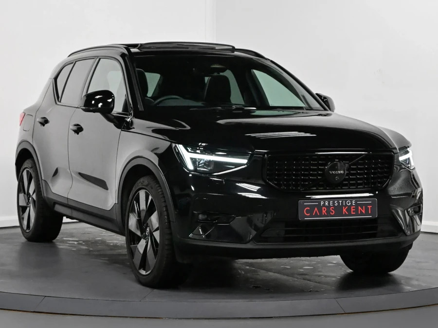 Volvo XC40 Black Edition Ultra B4 197 Hp Black