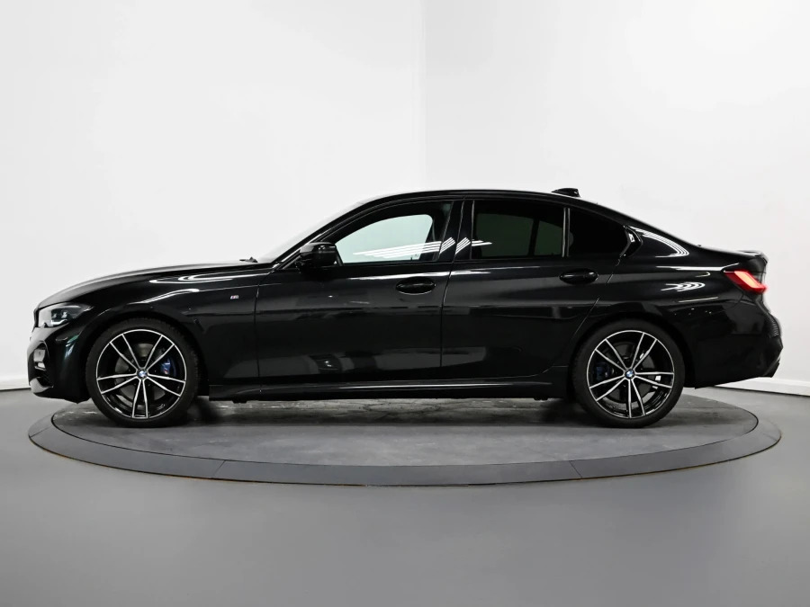 BMW 3 Series 320I M Sport Saloon LA22KNZ Black #4