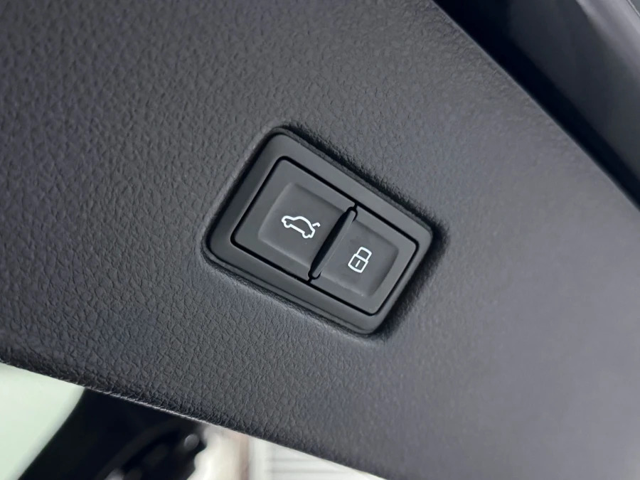 Audi Q5 2.0 Tdi 40 Black Edition Sportback S Tr YM73HYX Black #5
