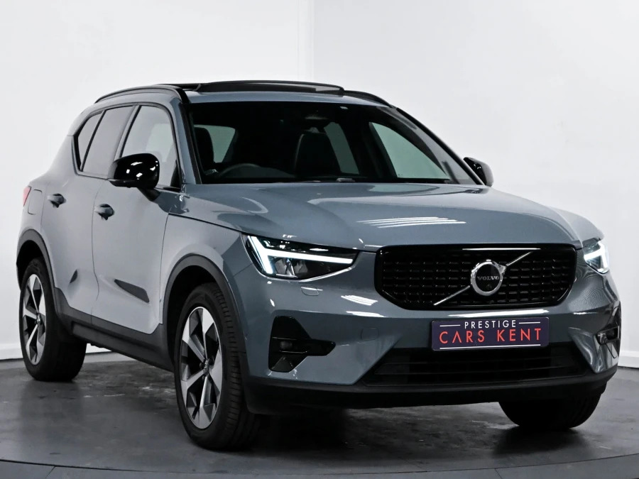 Volvo XC40 Ultimate B4 197 Hp Grey