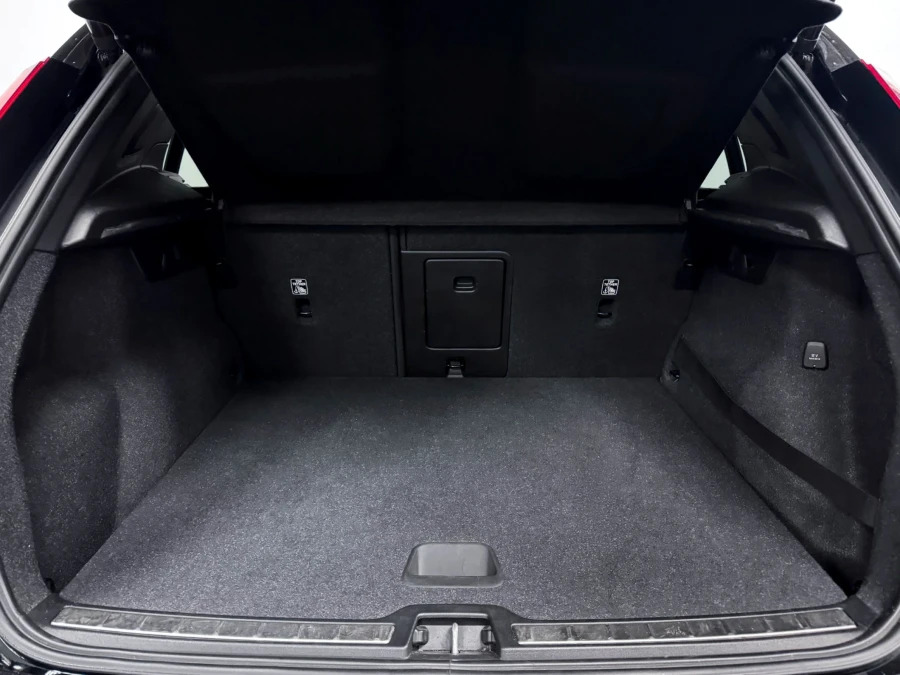 Volvo XC40 Inscription Pro D3 LM20BLV Black #5