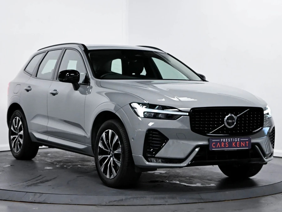 Volvo XC60 Plus Dark B5 Awd 250 Hp Grey