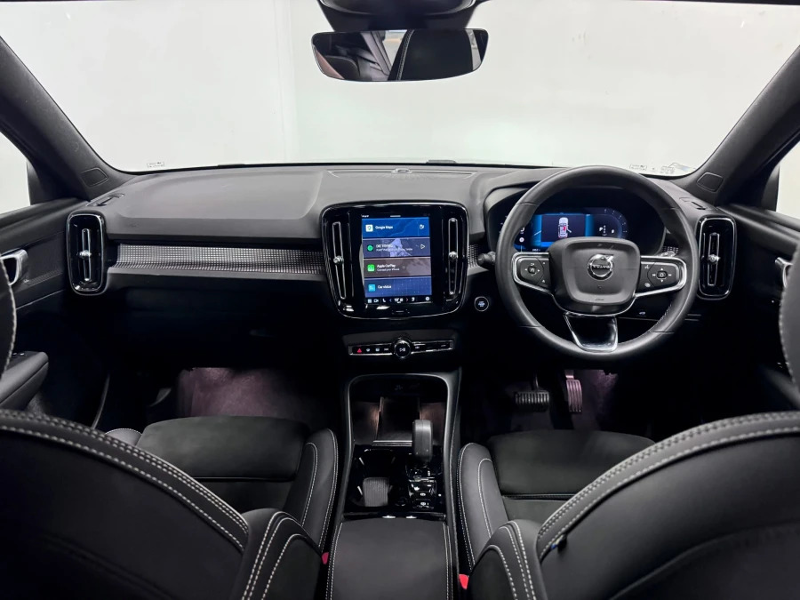 Volvo XC40 Plus B3 163 Hp LS23HNJ Black #2
