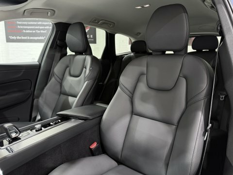Volvo XC60 B4 Plus Mhev HK23GCV Blue #2
