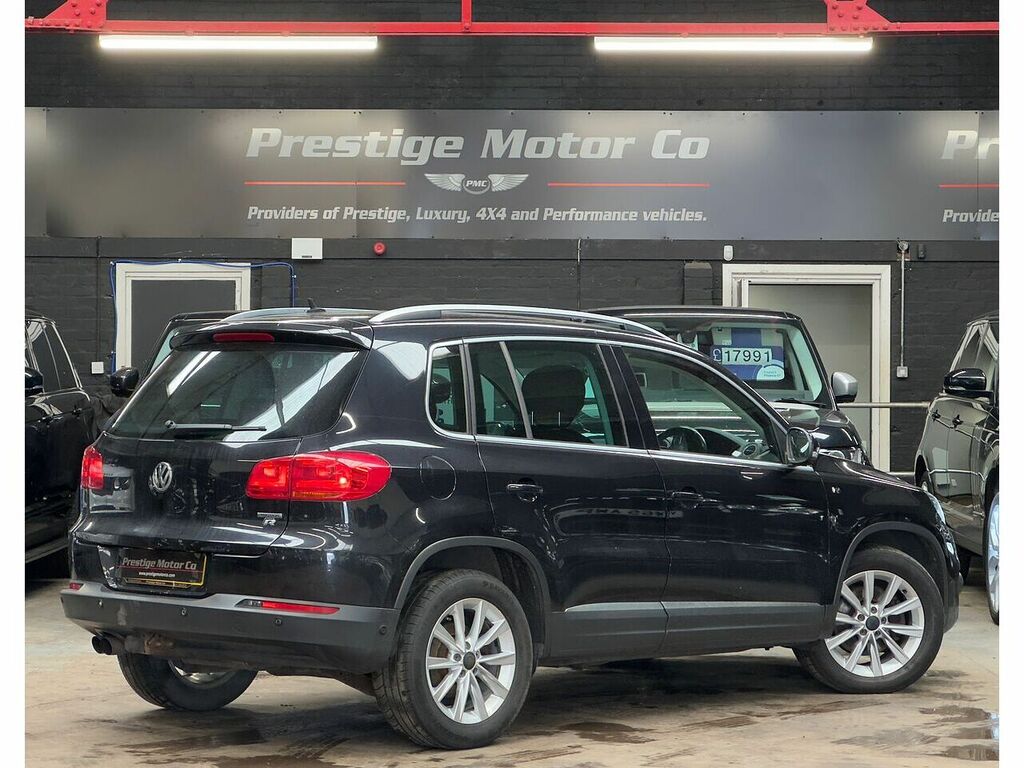 Volkswagen Tiguan Tdi Bluemotion Tech Se SL62OPA Black #4