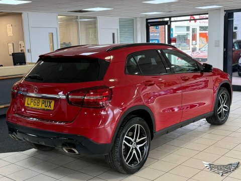 Mercedes-Benz GLA Class 1.6 Gla180 Urban LP68PUX Red #3
