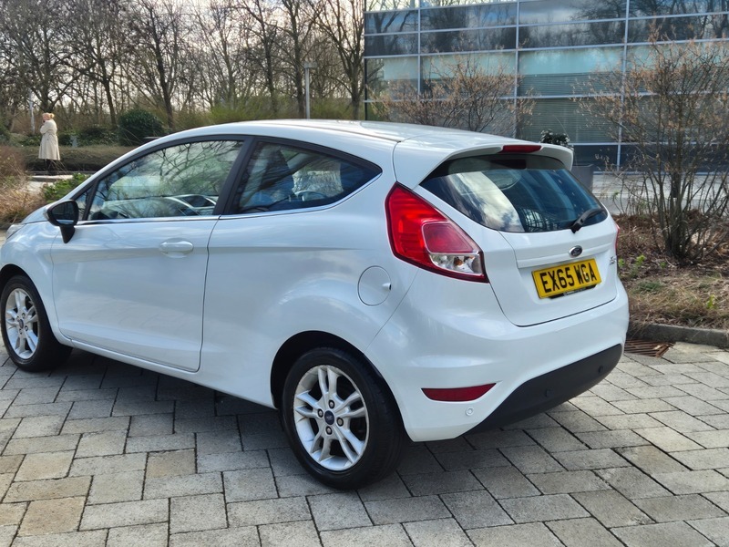 Ford Fiesta 1.25 Zetec Hatchback White #4