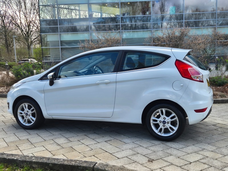 Ford Fiesta 1.25 Zetec Hatchback White #6