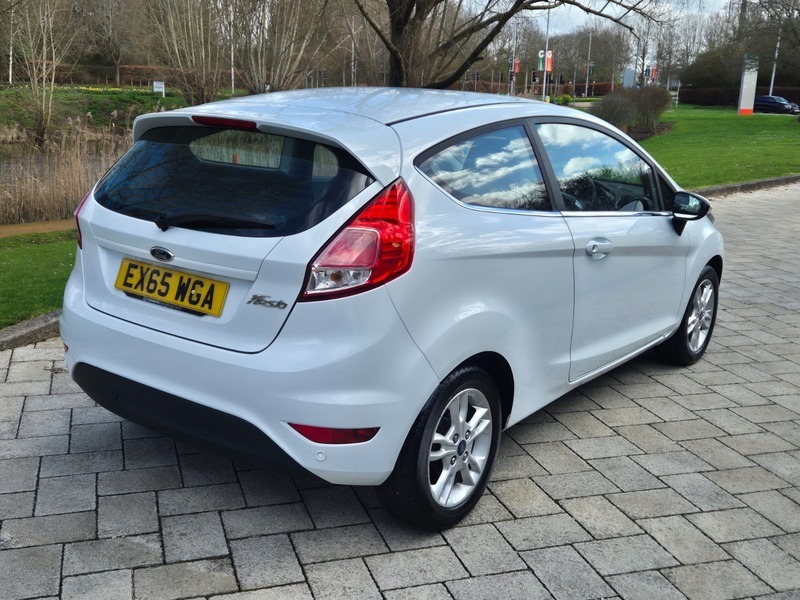 Ford Fiesta 1.25 Zetec Hatchback White #3