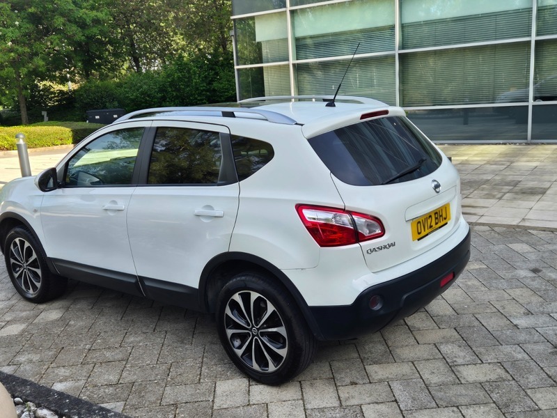 Nissan Qashqai 1.6 N-tec 2Wd Euro White #4