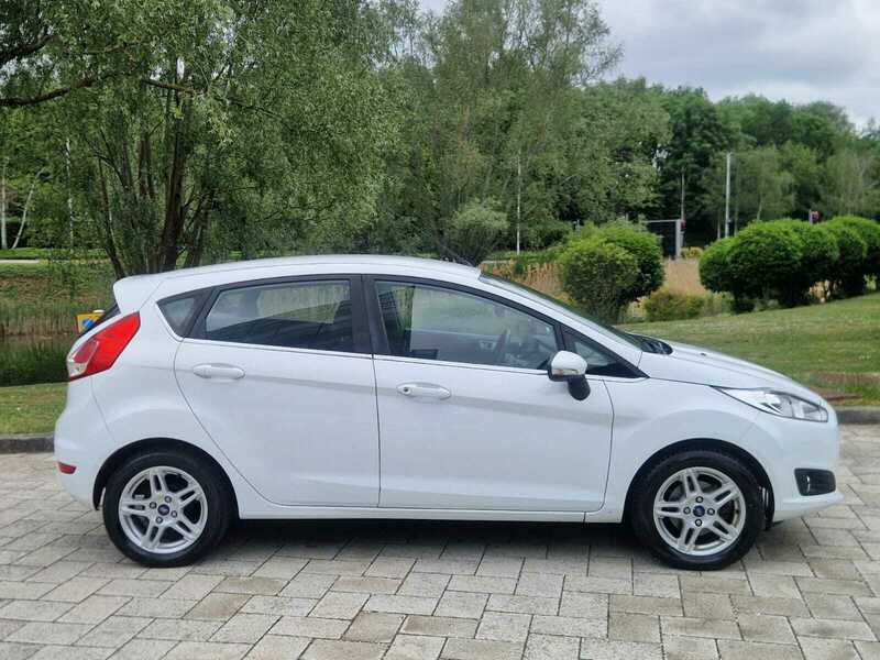 Ford Fiesta 1.25 Zetec Hatchback BU63WDE White #5