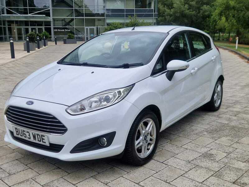 Ford Fiesta 1.25 Zetec Hatchback BU63WDE White #2