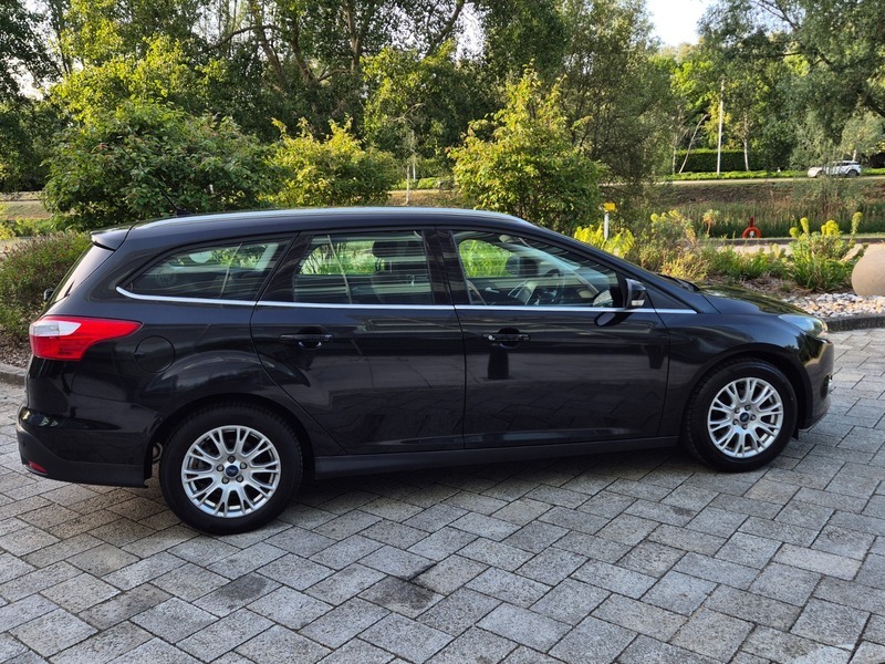 Ford Focus 1.6 Titanium Estate Black #6