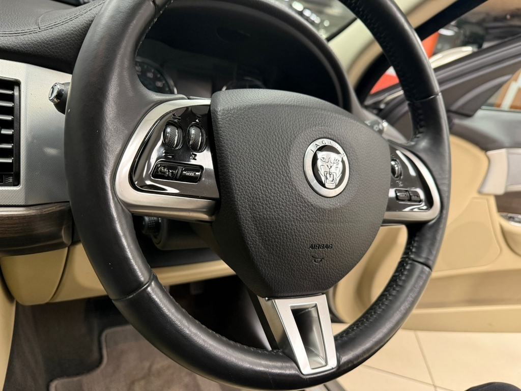 Jaguar XF 2.2D Luxury YT12MYN #4