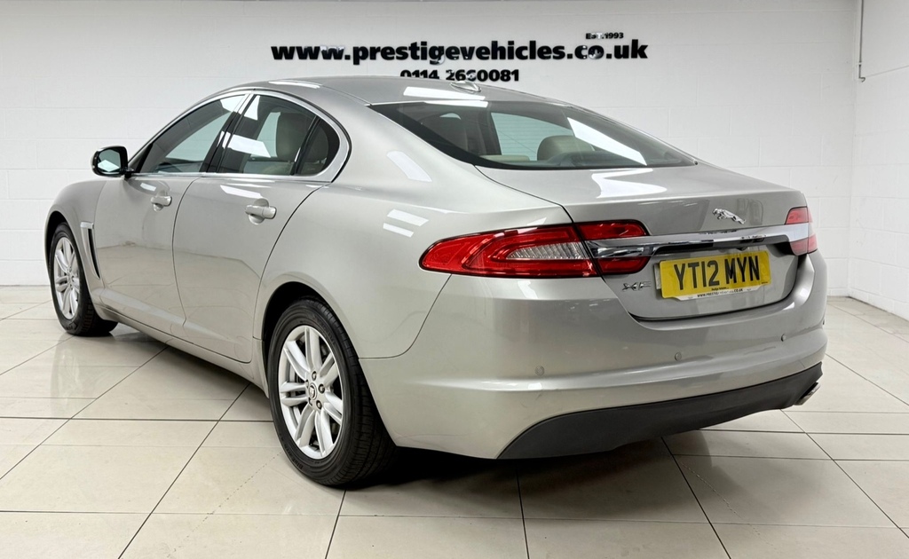 Jaguar XF 2.2D Luxury YT12MYN #3