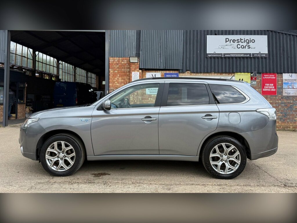 Mitsubishi Outlander 2.0H 12Kwh Gx4h Cvt 4Wd Euro 5 Ss NX65KVR Grey #4