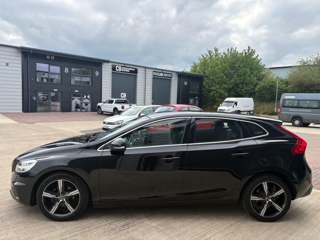 Volvo V40 2.0 D2 R-design Nav Plus Euro 6 S S SD18DCU Black #4