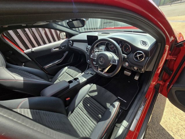 Mercedes-Benz GLA Class 1.6 Gla200 Amg Line Edition Plus Suv FJ20UMC Red #2