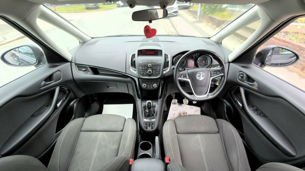 Vauxhall Zafira Tourer 2L Sri Black #2
