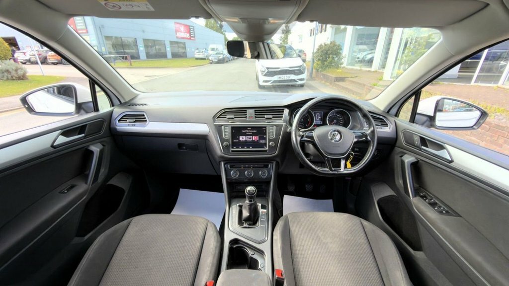 Volkswagen Tiguan 2L S FD17YCR White #2