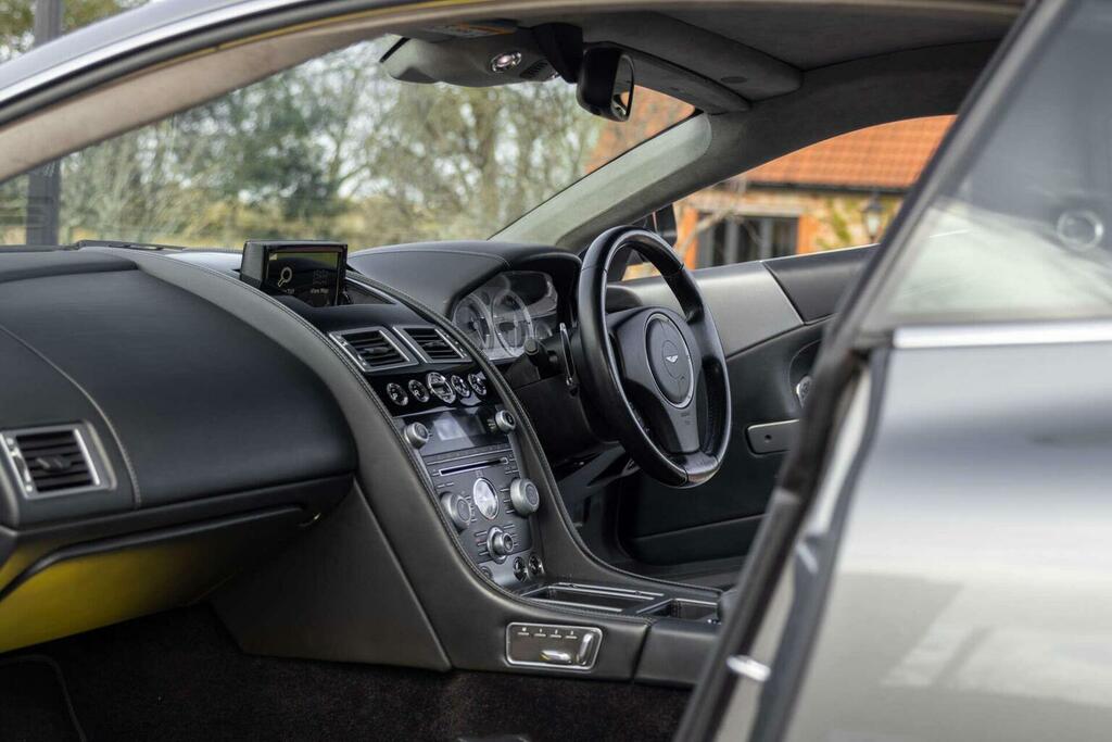 Aston Martin DB9 Coupe 6.0 V12 T-tronicii Euro 6 201515 Silver #5