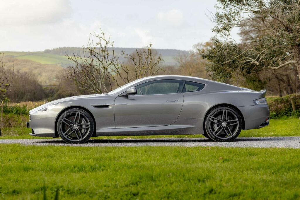 Aston Martin DB9 Coupe 6.0 V12 T-tronicii Euro 6 201515 Silver #2