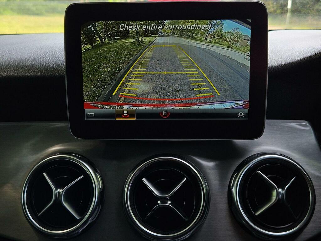 Mercedes-Benz GLA Class Suv 2.1 Gla200d Amg Line 7G-dct Euro 6 Ss GU68EMX Red #3
