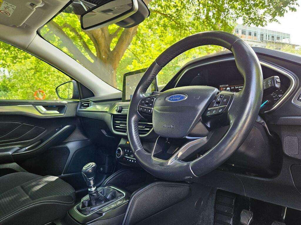Ford Focus Hatchback 1.0T Ecoboost Titanium Euro 6 Ss AV68FPP Blue #2